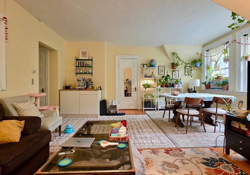 1st image of 186 Naples Rd #4