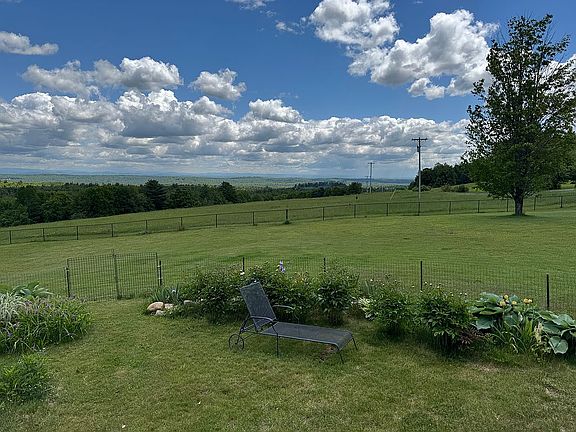 4th image of 299 Ormsbee Rd