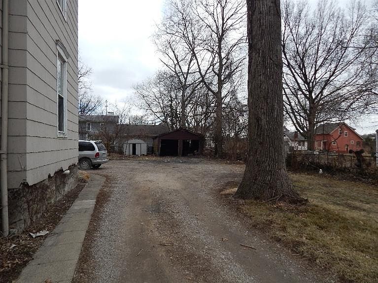 2nd image of 4418 Winton Rd