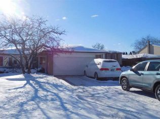 3150 Gloucester Dr, Sterling Heights, MI 48310