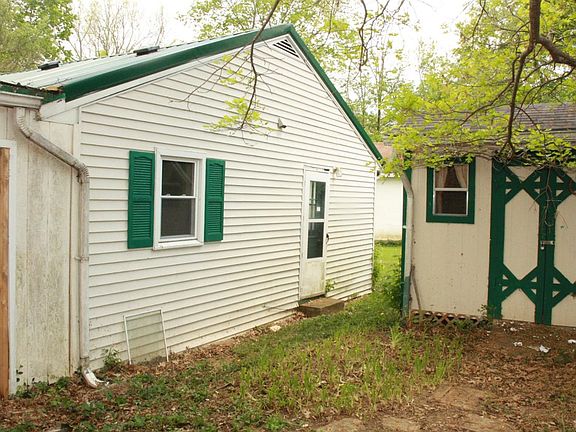 4th image of 104 Tolliver Ln