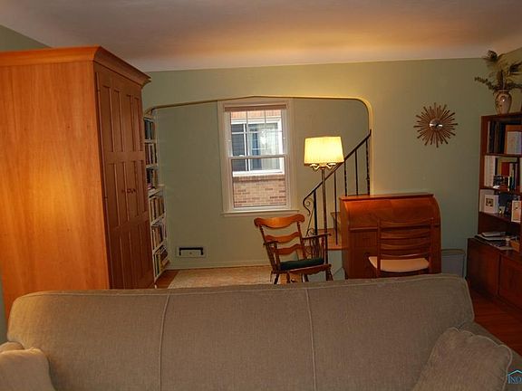 3rd image of 3309 Grimsby Pl