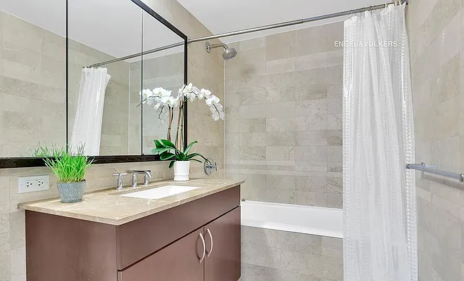 Rented by Engel & Völkers New York City | media 39