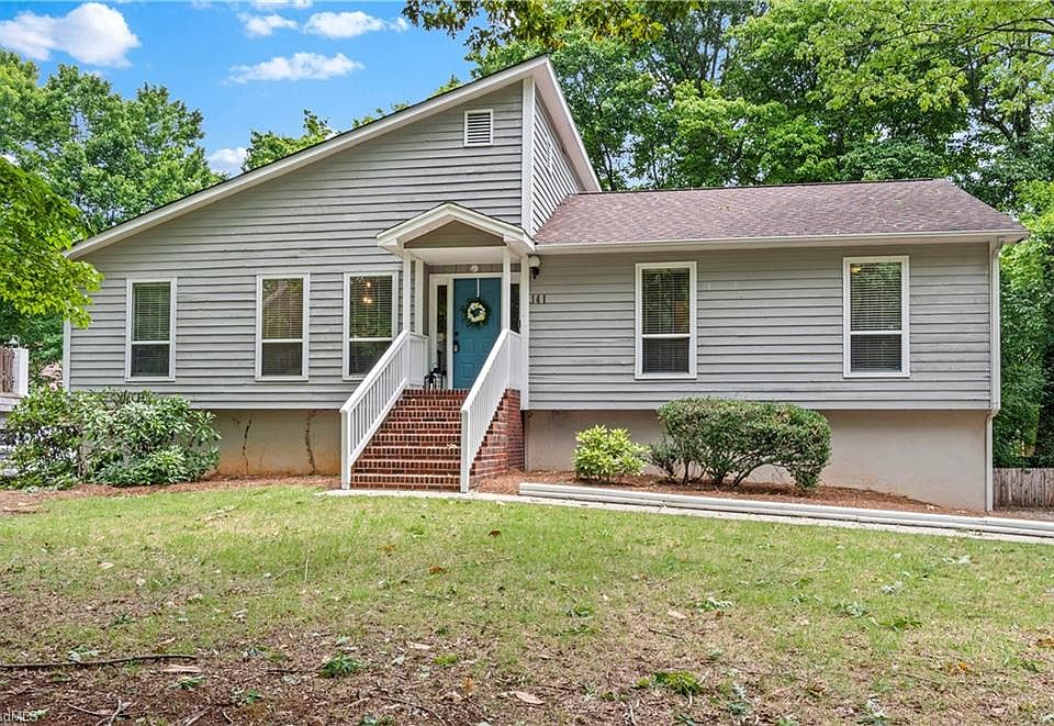 1st image of 141 Evergreen Dr