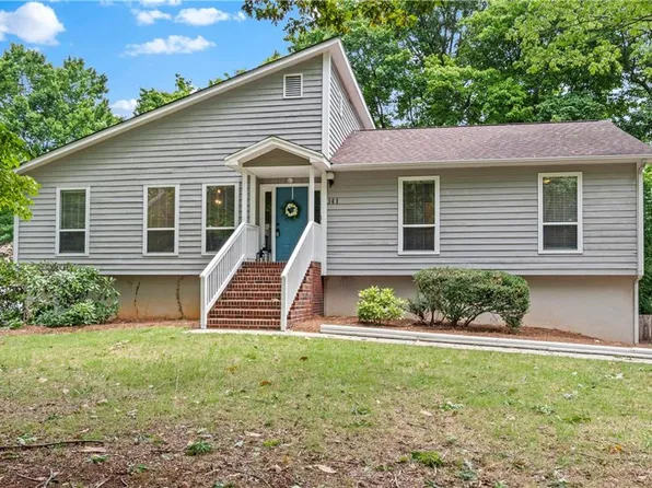 141 Evergreen Dr, Winston Salem, NC 27106