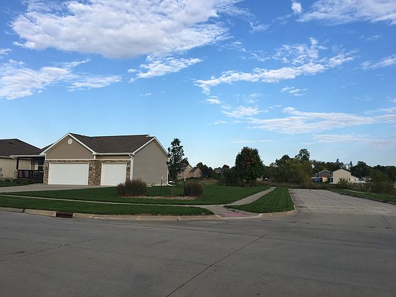 2nd image of 301 Mallard Pointe Dr NW