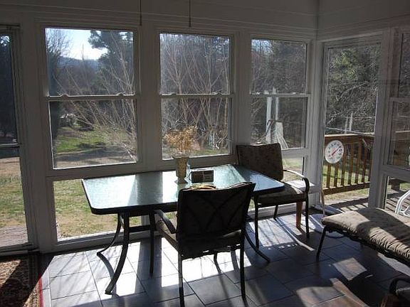 4th image of 243 Hawthorn Dr