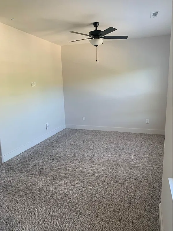 4 bed, 1500 sqft, $4,499 — Photo 3