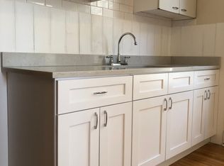 1423 W Superior St APT 1, Chicago, IL 60642