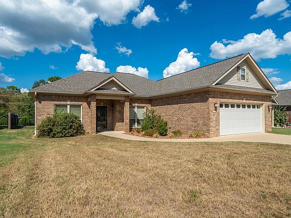 2nd image of 312 Willow Bend Cir