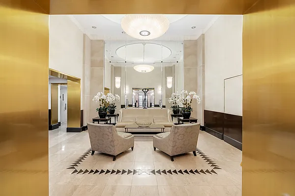 Rented by New York Casas Ltd. | media 25