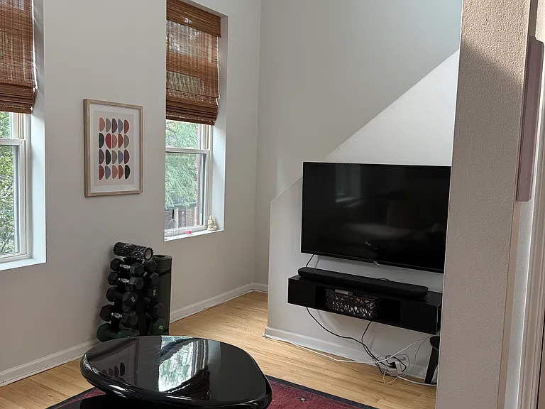 1715 N Honore St #3 — Photo 9