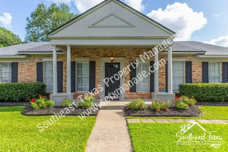4 bed, 2.5 bath, 2652 sqft, $2,900 — Photo 2