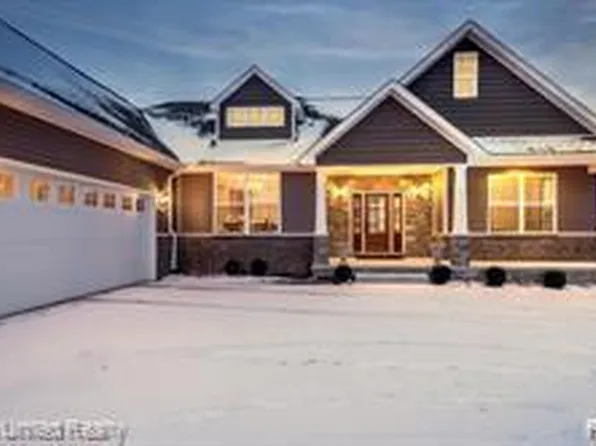 3351 Sheffield Dr, Howell, MI 48855
