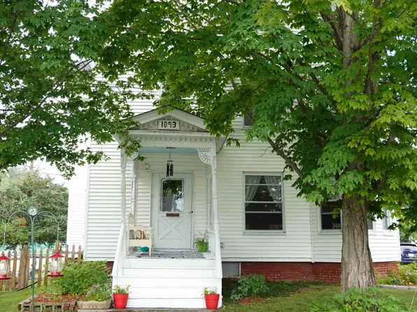 16 Church Street, Lancaster, NH 03584