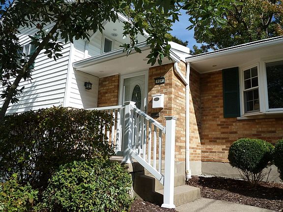 2nd image of 926 Anderson Hills Dr