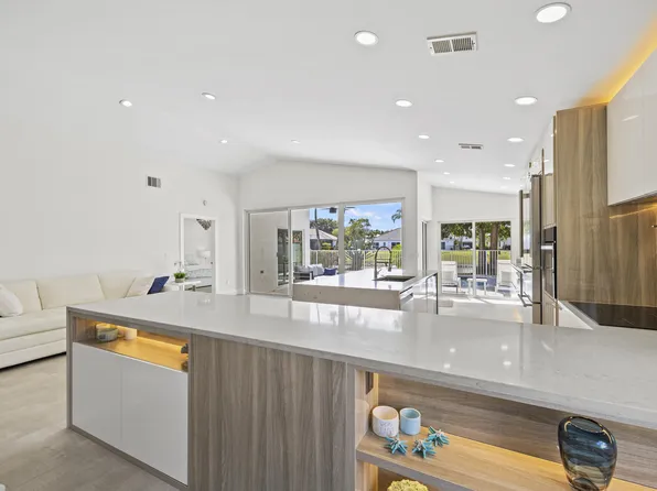 10184 Sunset Bend Drive, Boca Raton, FL 33428