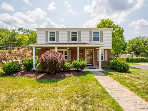 2905 Greenwald Rd, Bethel Park, PA 15102