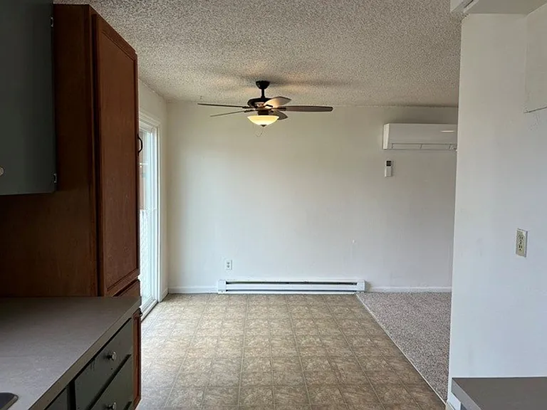 385 Dianne Ct — Photo 12