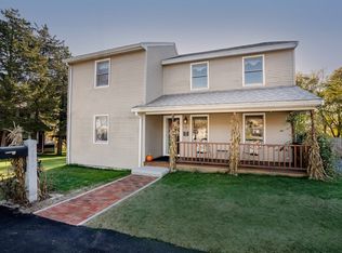 5 Dewey St, Amesbury, MA 01913