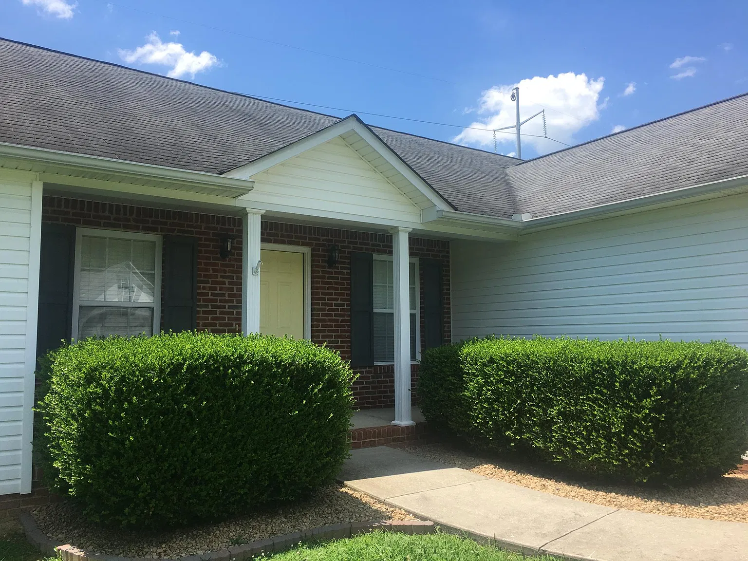 3 bed, 1467 sqft, $1,695 — Photo 2