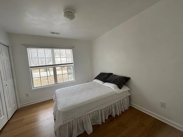 4 Donnelly Ct — Photo 9