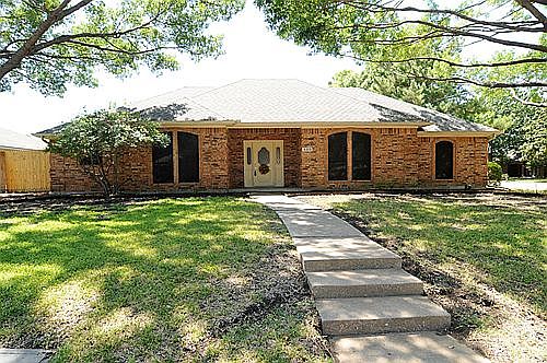 1st image of 3213 Buckhorn Ct