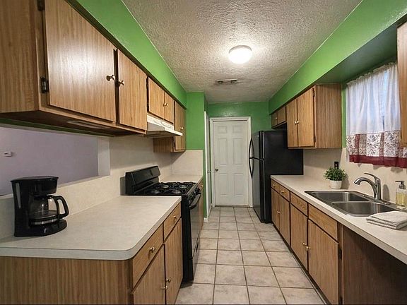 4th image of 2102 Snowdrop Ln