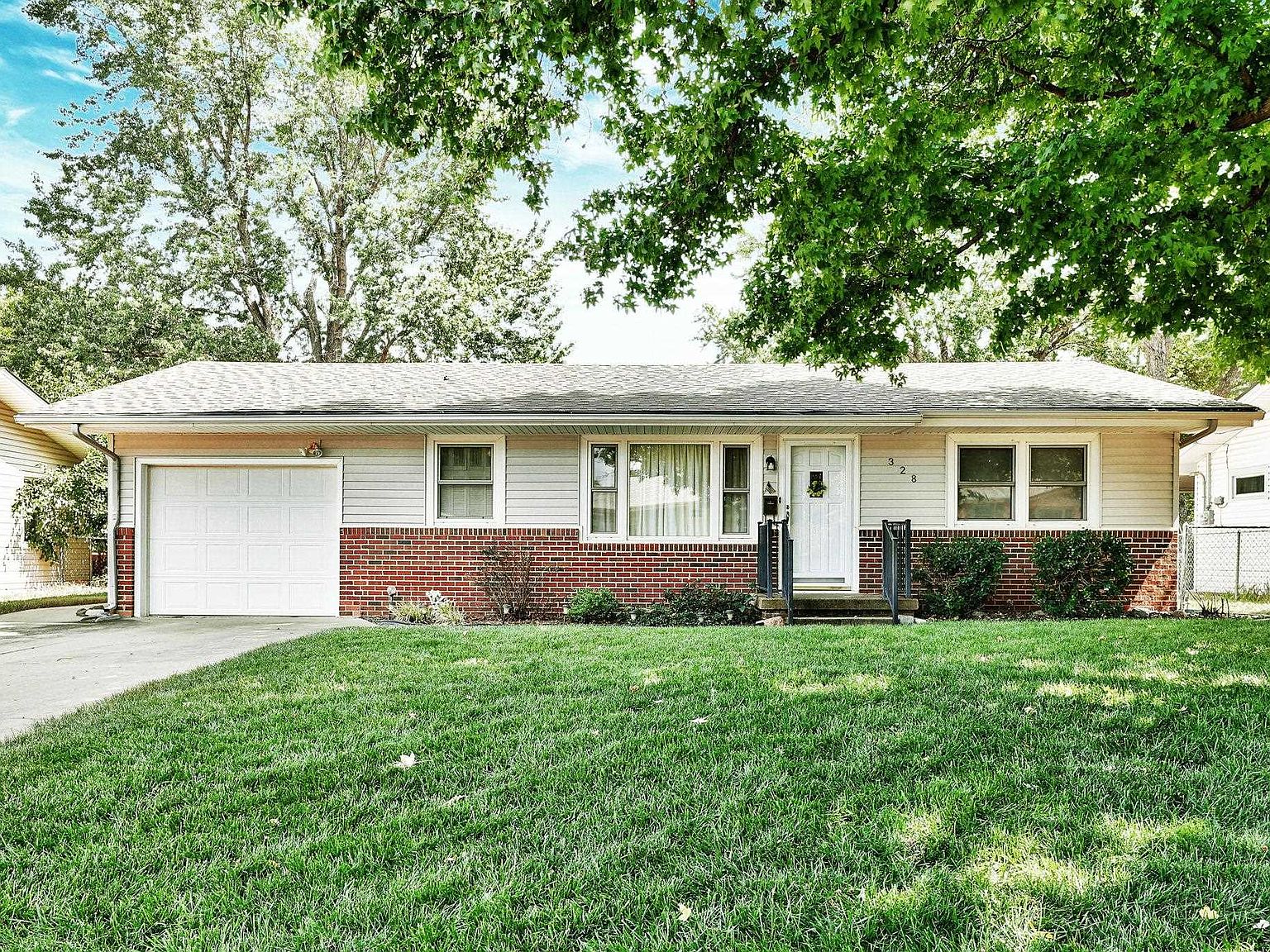 328 S Sunset Ave, Haysville, KS 67060 Zillow