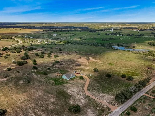 306 County Road 430, Hallettsville, TX 77964