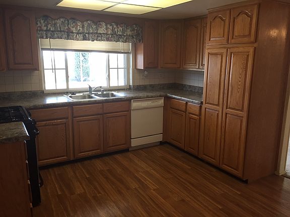 3rd image of 1617 Lomaland Dr
