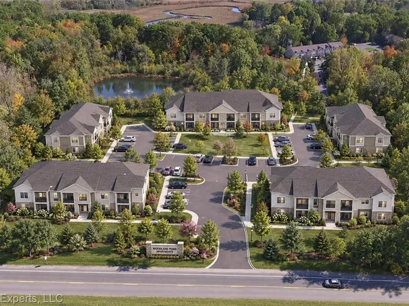 5743 Cooley Lake Rd, Waterford, MI 48327