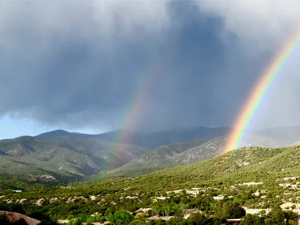 10 Bishops Trl, Santa Fe, NM 87506