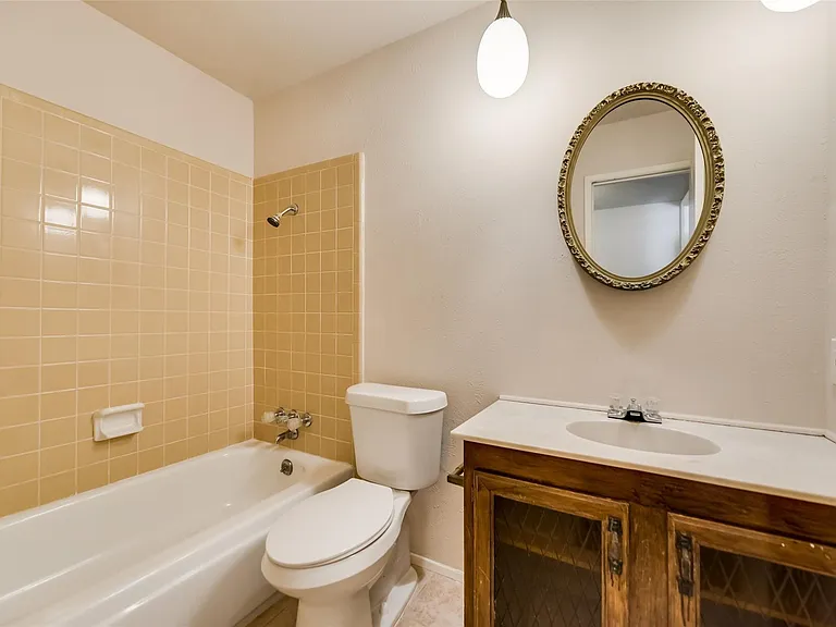 1429 Whitehall Dr — Photo 16