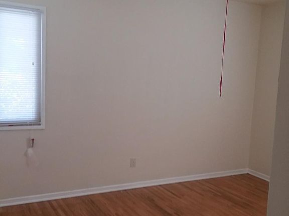 3rd image of 1312 Avenida Cesar Chavez