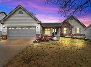 128 Chardonnay Ct, Florissant, MO 63031
