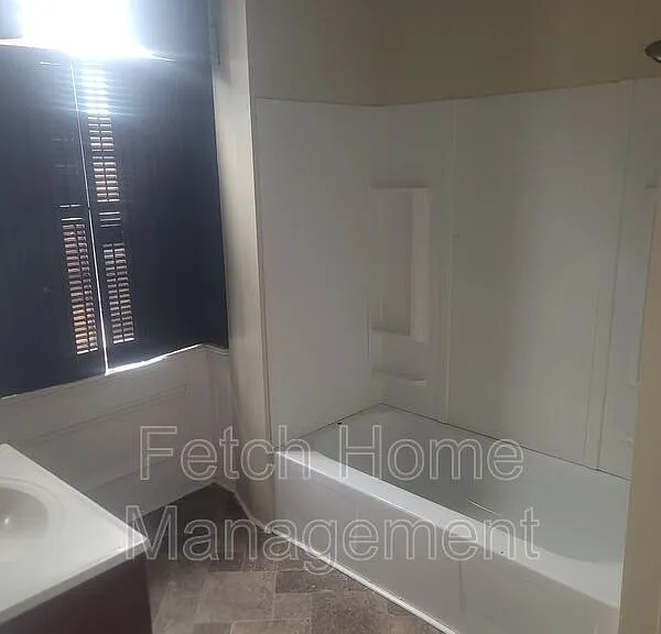 49-51 W Market St #2R — Photo 6