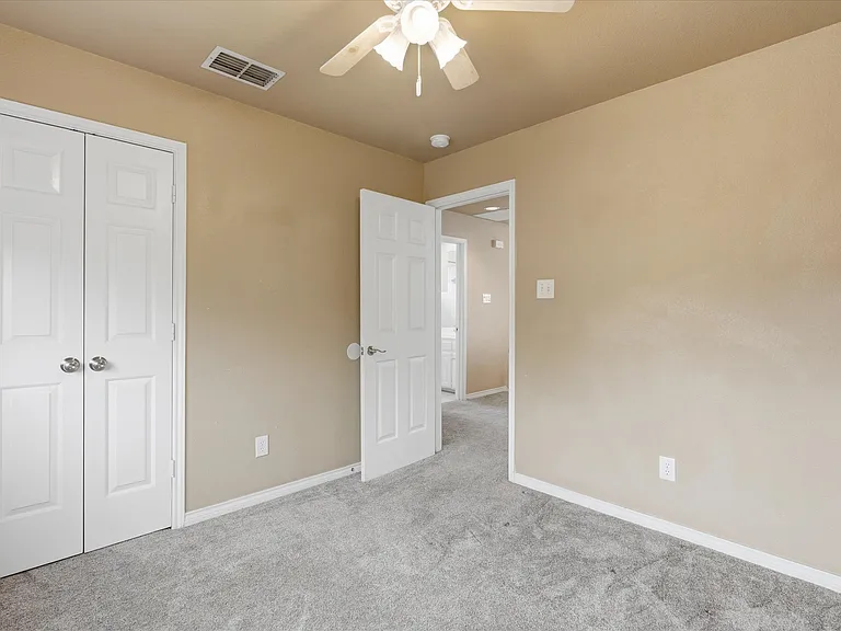 321 Old York Rd — Photo 11