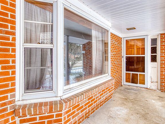 5th image of 485 Maple Dr