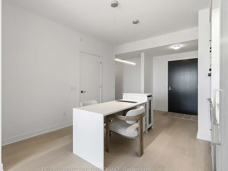 11 Yorkville Ave #3403 — Photo 6