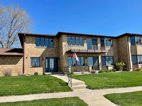 901 E Lakeshore Dr #6, Storm Lake, IA 50588