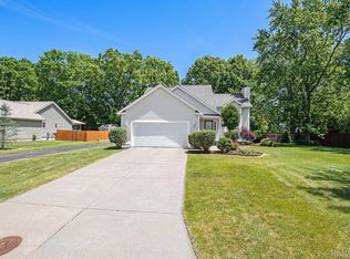 6015 Booth Ct, Flint, MI 48532