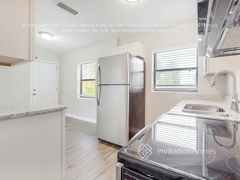 4025 Loys Dr — Photo 7
