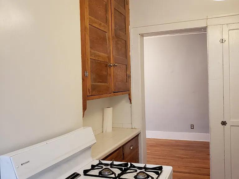1615 W Canfield St #208 — Photo 17