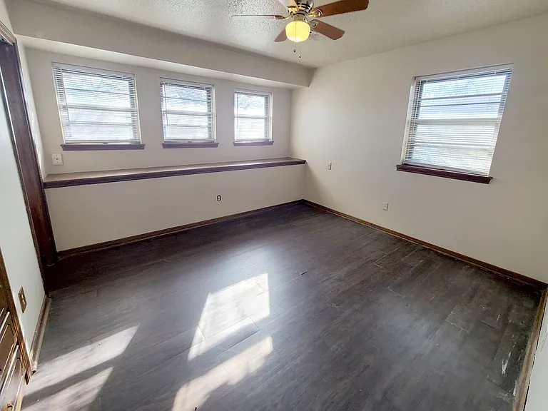 837 Briarlane Rd — Photo 9