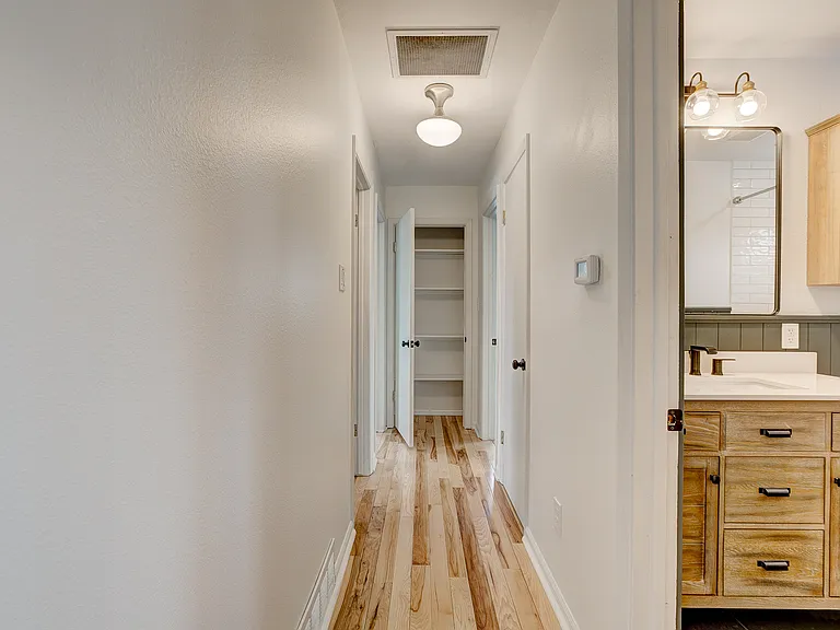 513 Sunrise Ln — Photo 11