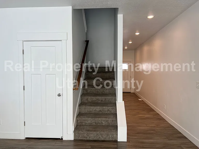 10863 N Sandstone Way — Photo 4