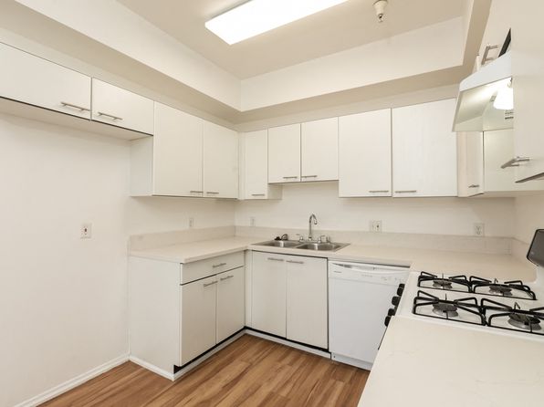 450 S Saint Andrews Pl APT 203
