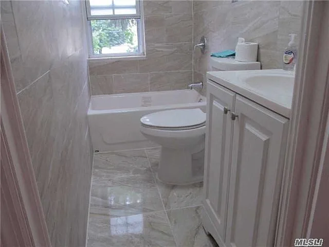 2100 Village Ave — Photo 2