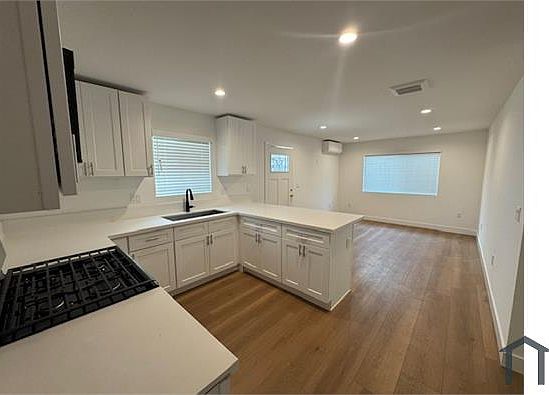4th image of 3717 W 23rd St #75